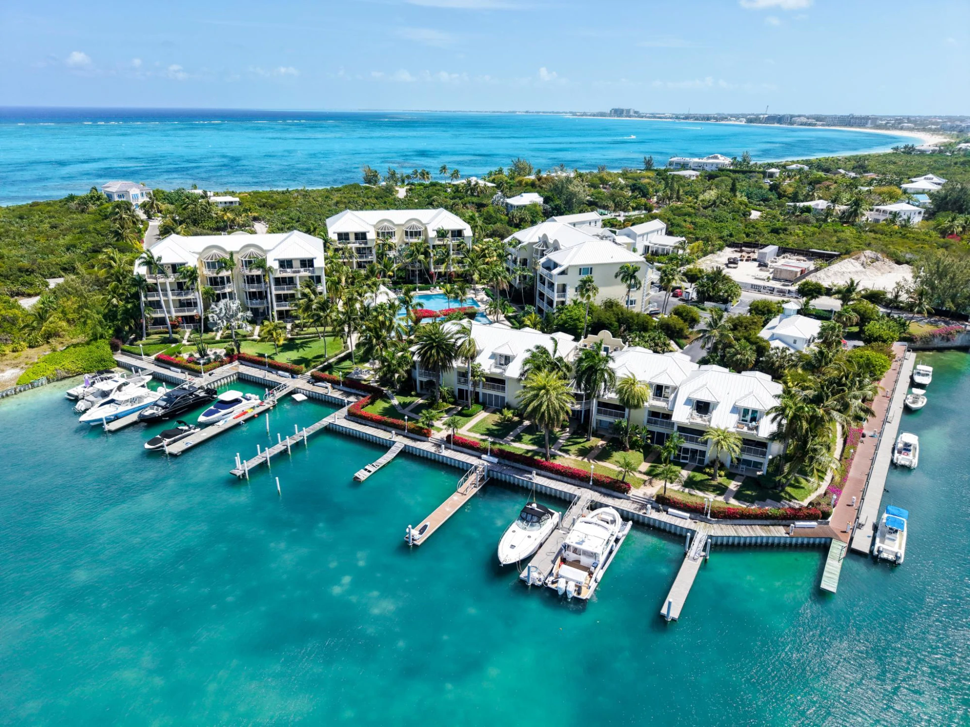 B2 YACHT CLUB - Gallery image 25