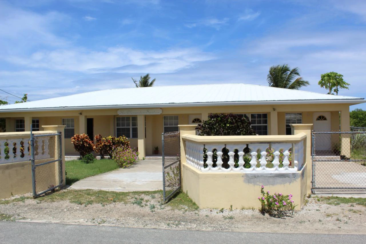 Grand Turk Income Triplex Apt - Gallery image 2