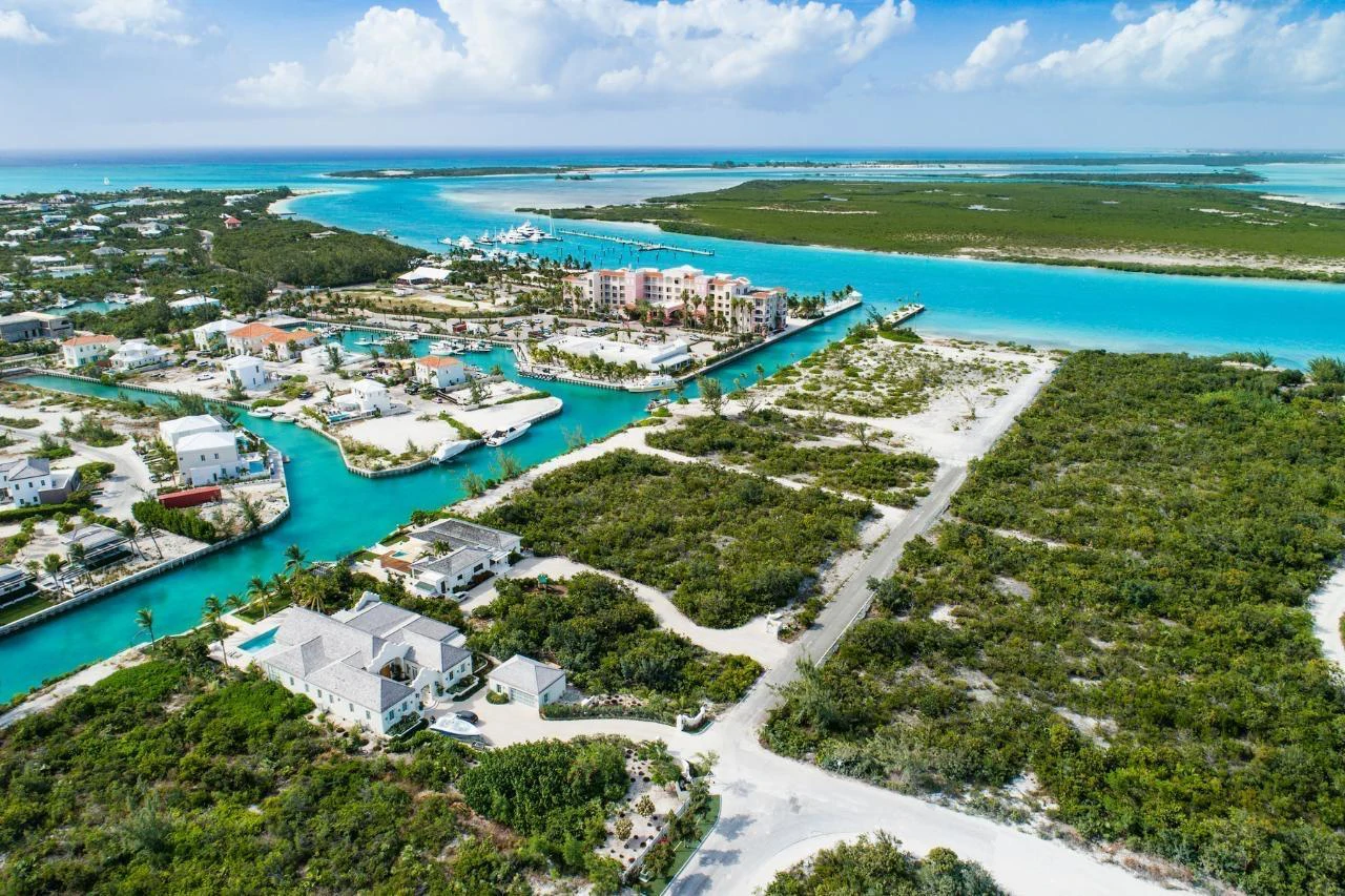 Charming Home in Leeward