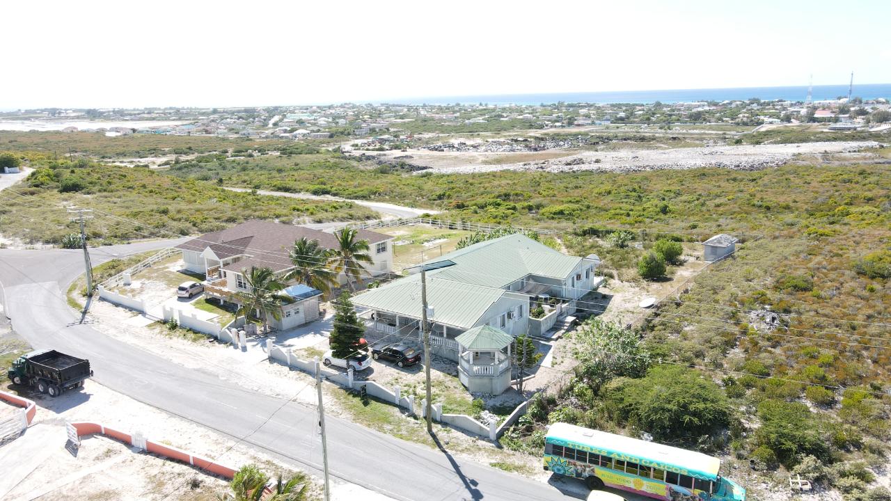 Nookie Hill House with single apartment attached
