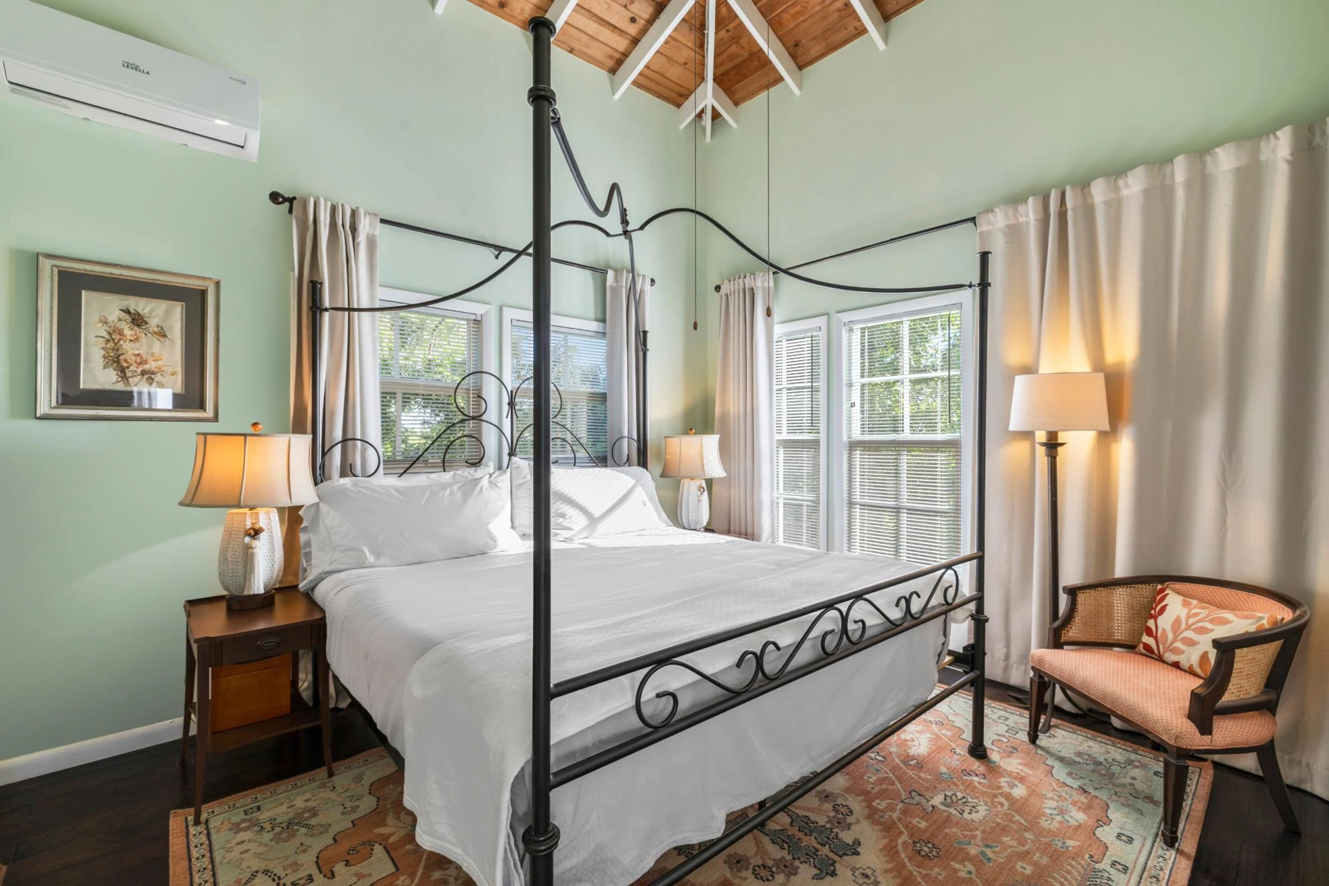 Canal Front Triplex- Great income opportunity - Gallery image 14