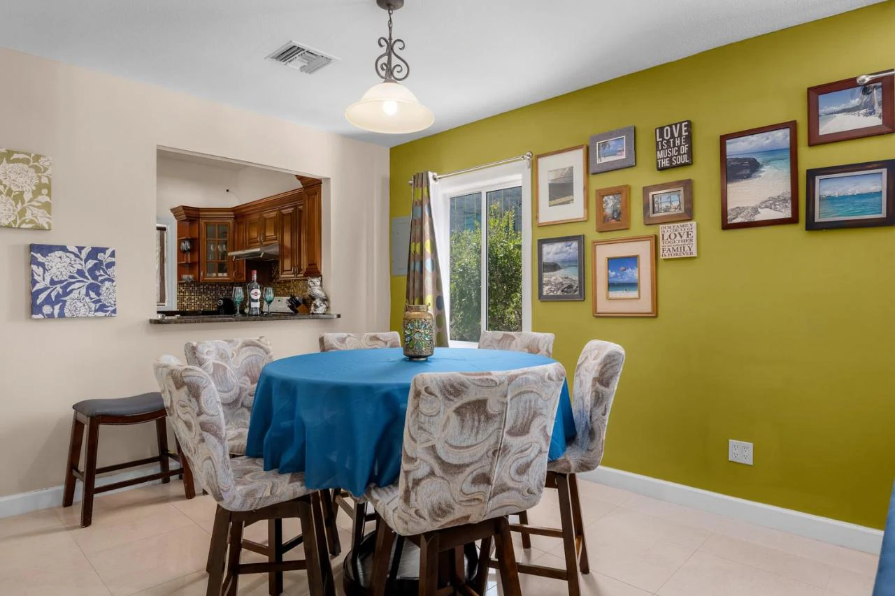 Baywell Townhomes 2 bed 2.5 bath - Gallery image 5