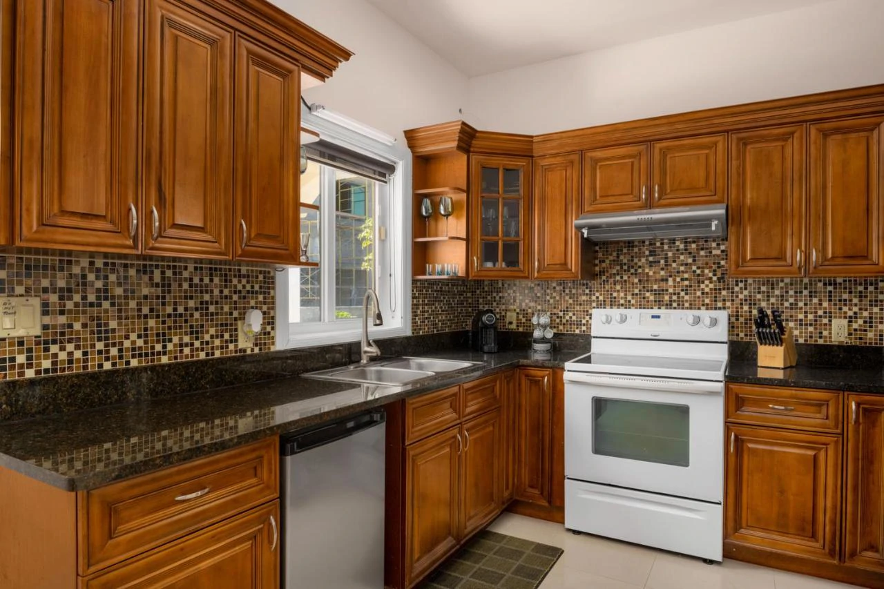 Baywell Townhomes 2 bed 2.5 bath - Gallery image 8