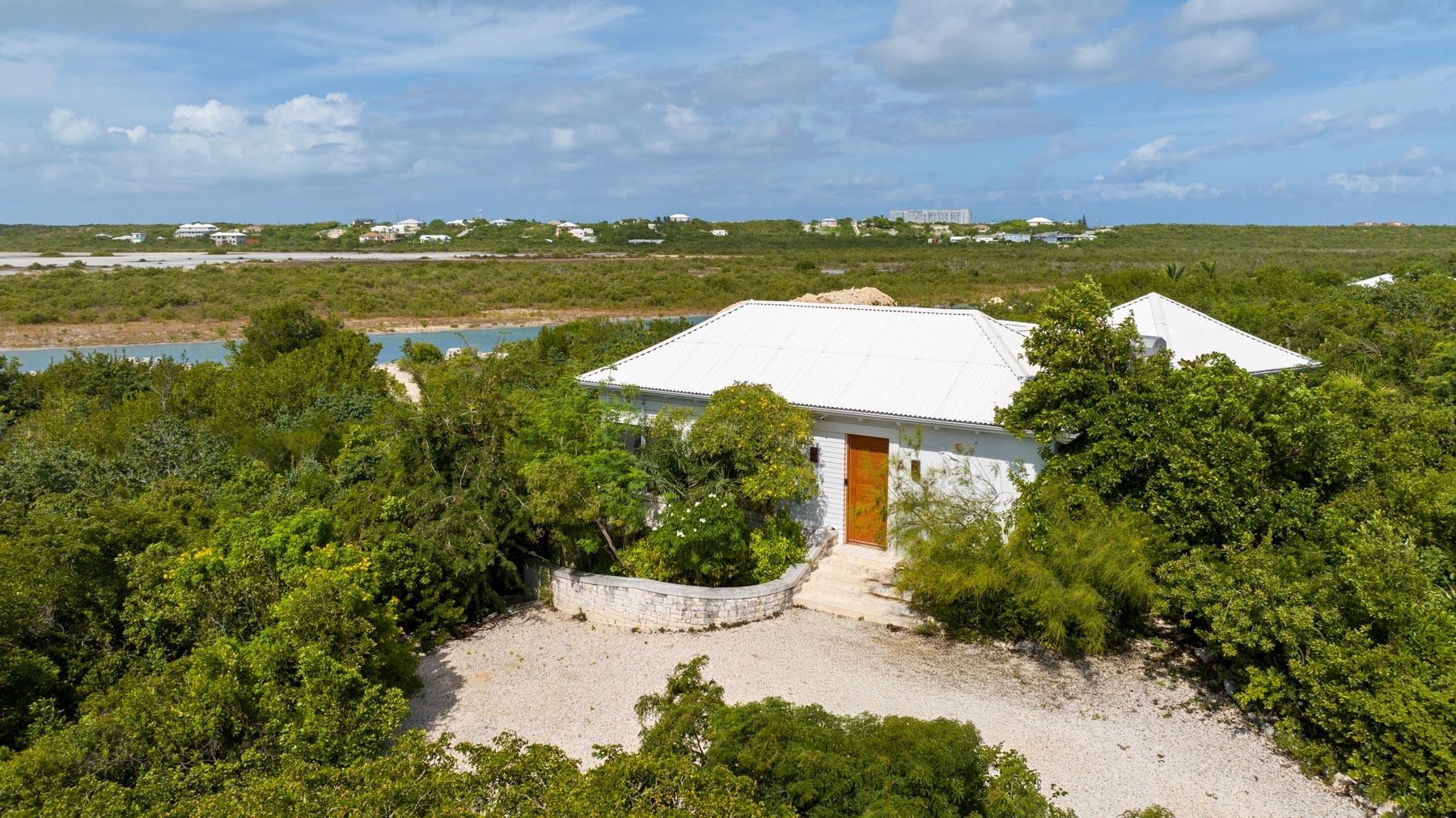 Canalfront Home - Gallery image 8