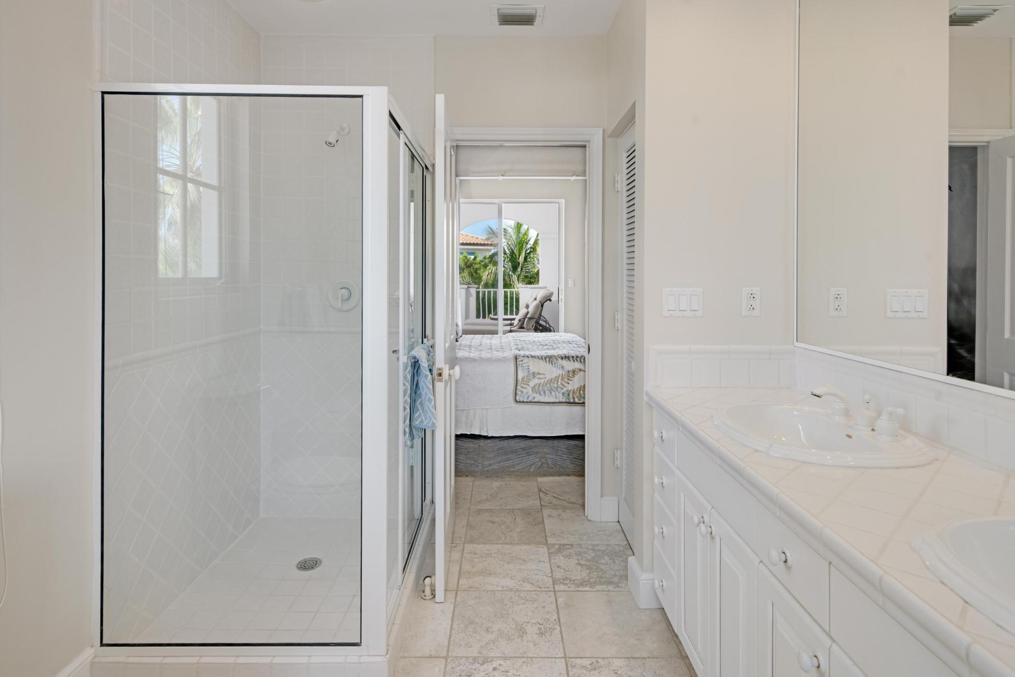 The Mansions 4104 - 2BR Beachfront - Gallery image 19