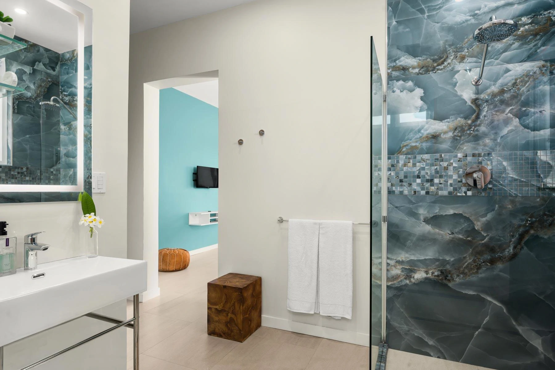 Blue Lotus & Golden Lotus - Gallery image 19