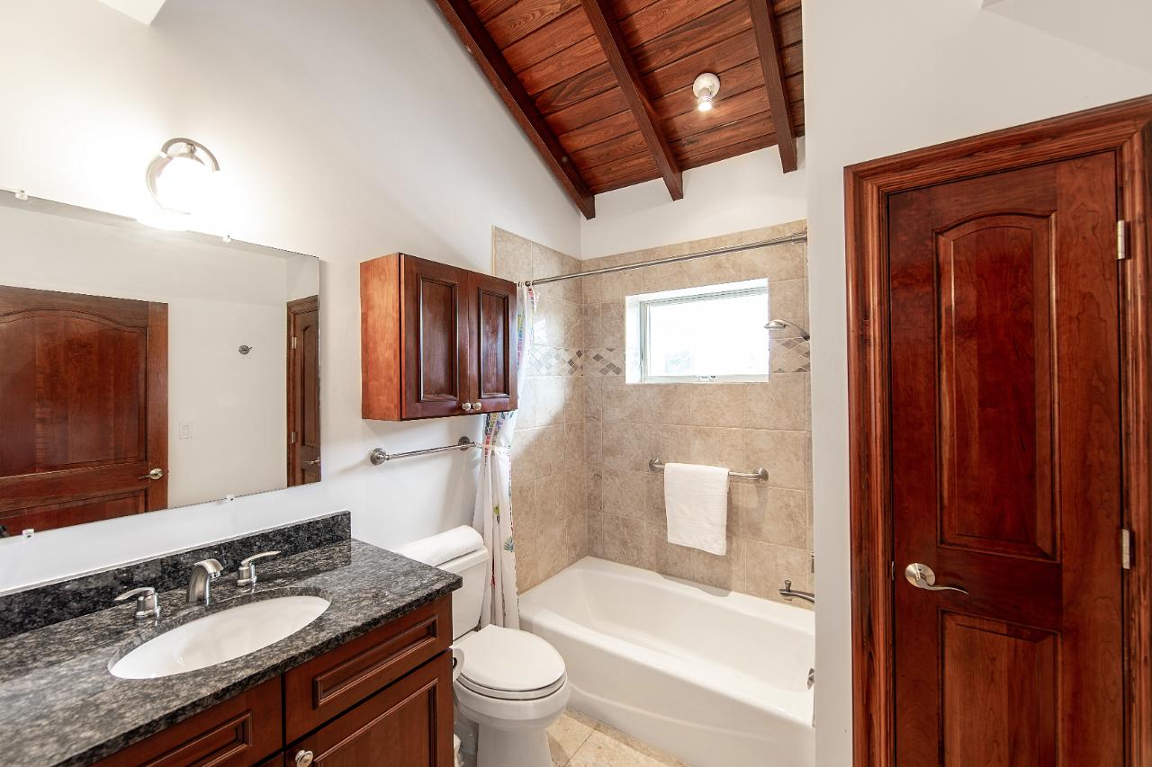 Gorgeous Pumpkin Bluff Home - Gallery image 18
