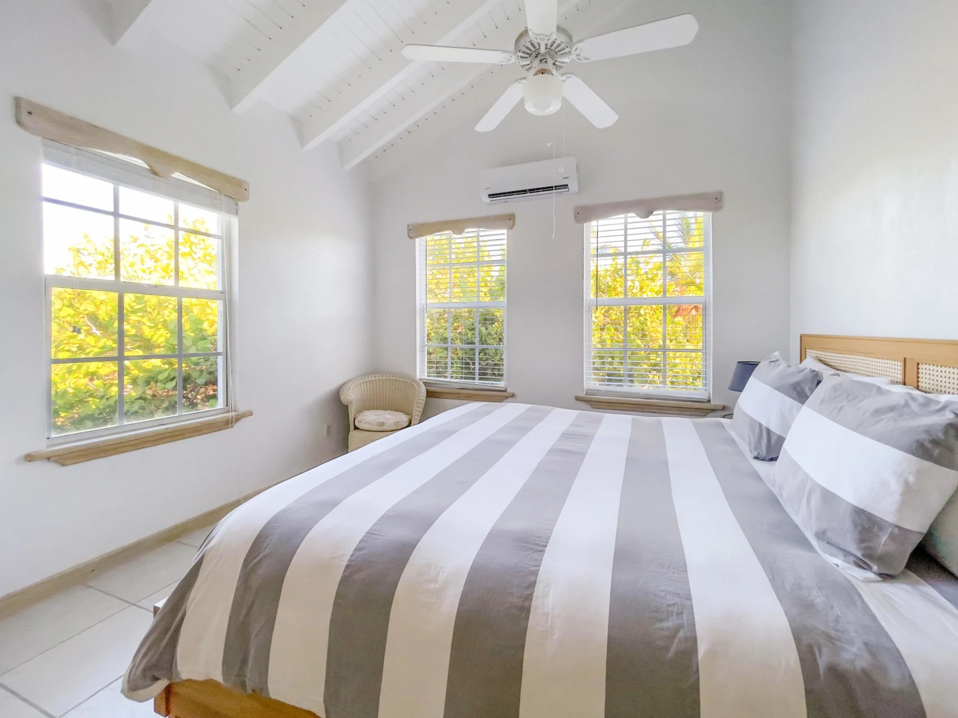 VACATION HOME STEPS FROM A PRISTINE N.CAICOS BEACH - Gallery image 17