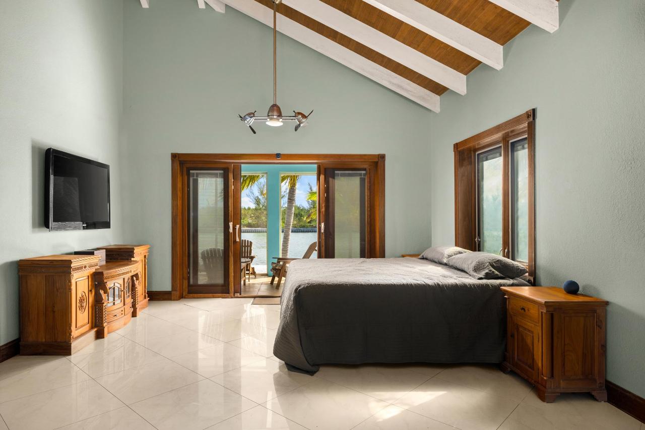 North Caicos Yacht Club Canal House - Gallery image 9