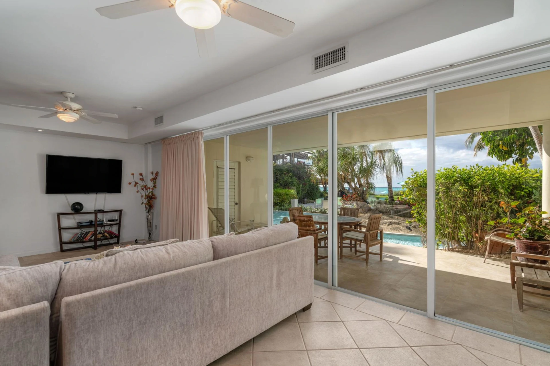 Coral Gardens On Gracebay - Gallery image 9
