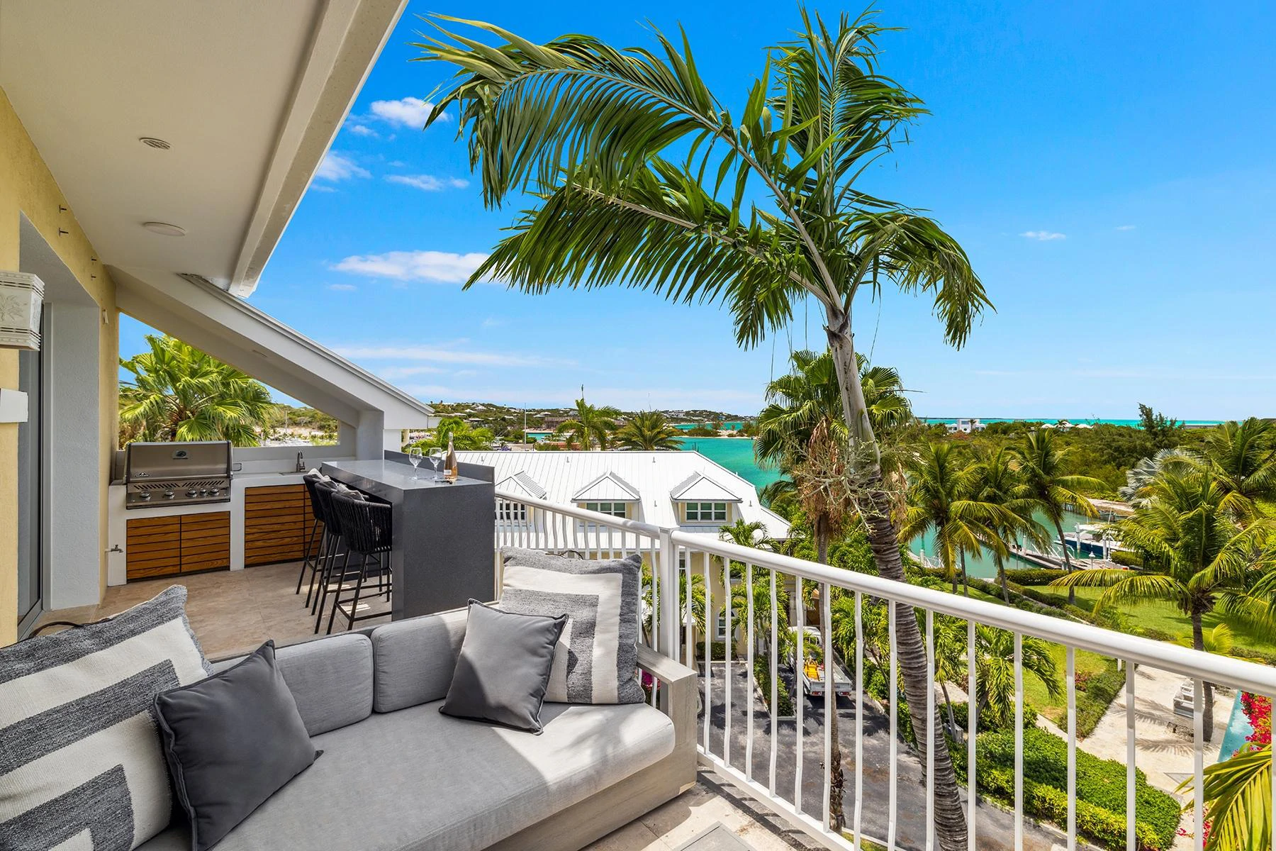 THE YACHT CLUB - Gallery image 27