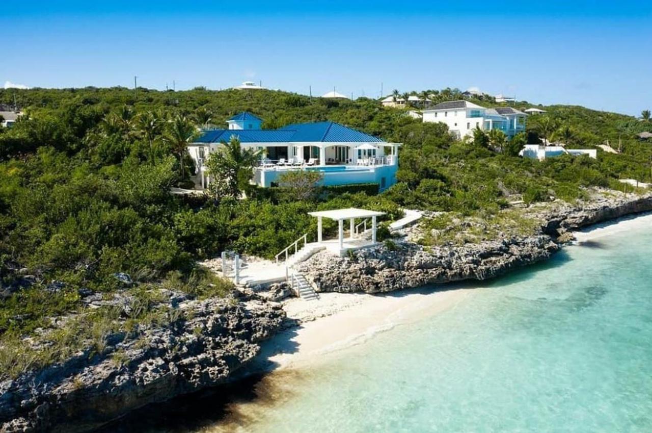 Luxury Water Front Blue Mountain Villa - Gallery image 27