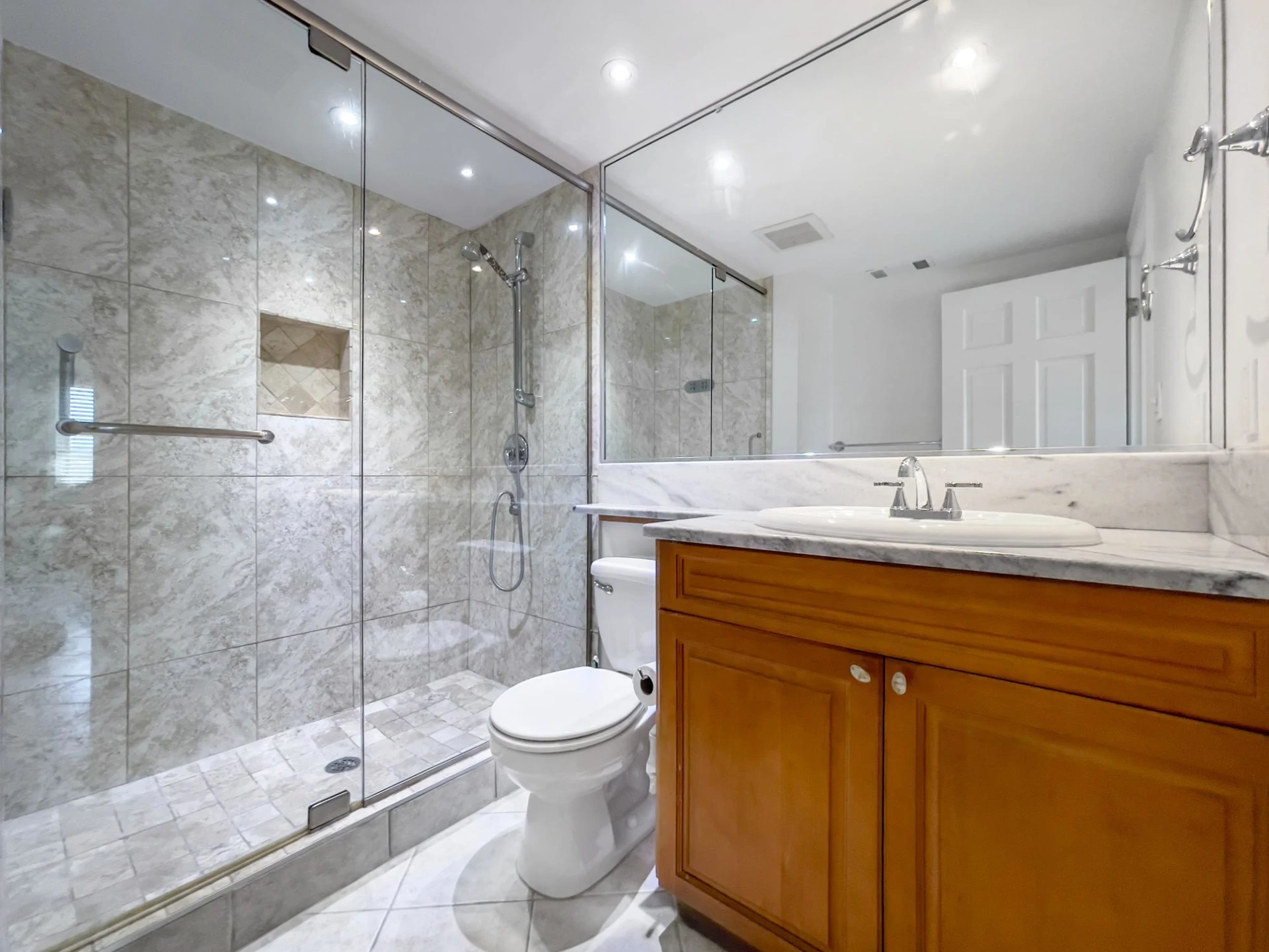 The Yacht Club - Gallery image 14