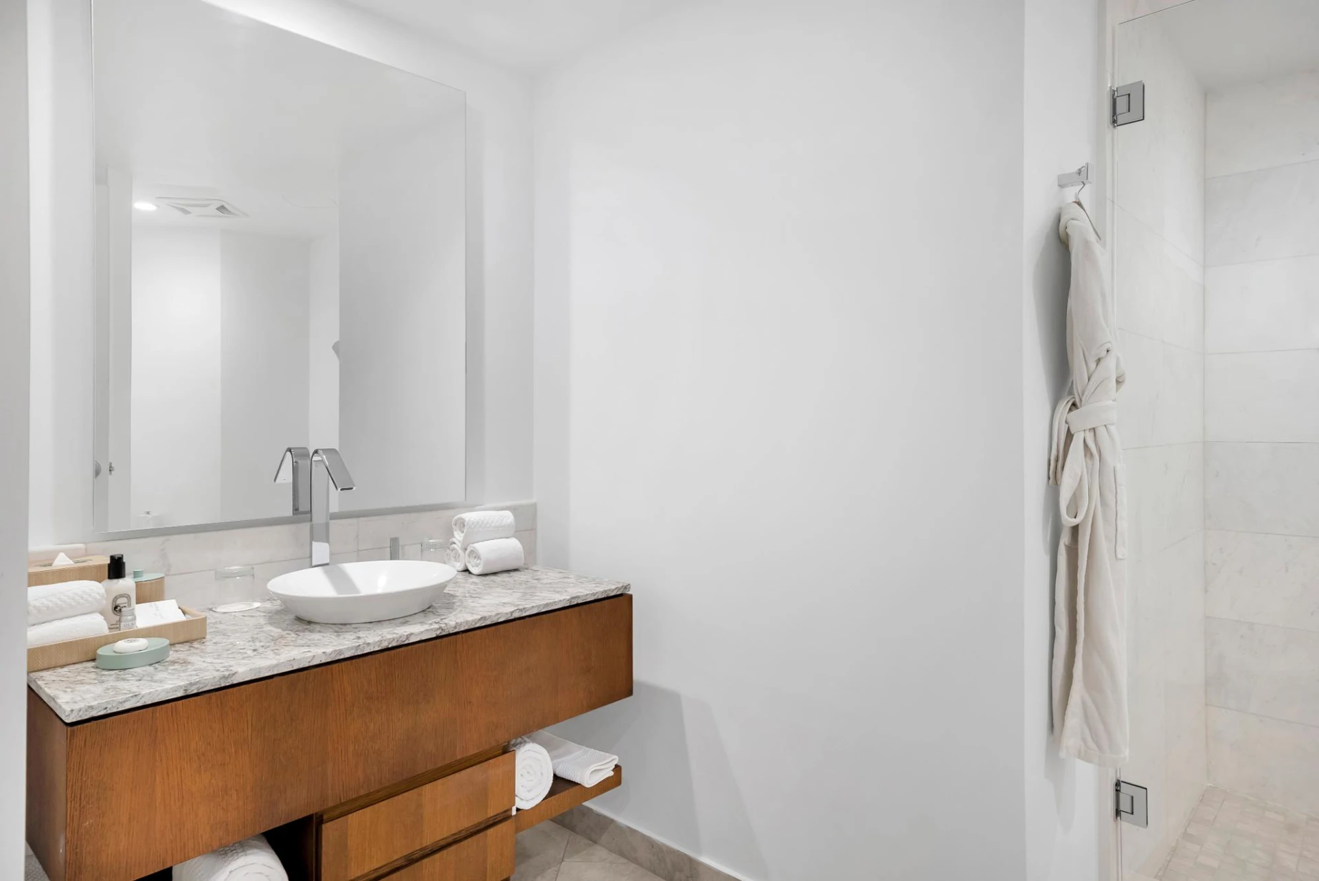 UNIT A4C RITZ CARLTON 3BR/4BA/DEN/LAUNDRY - Gallery image 23