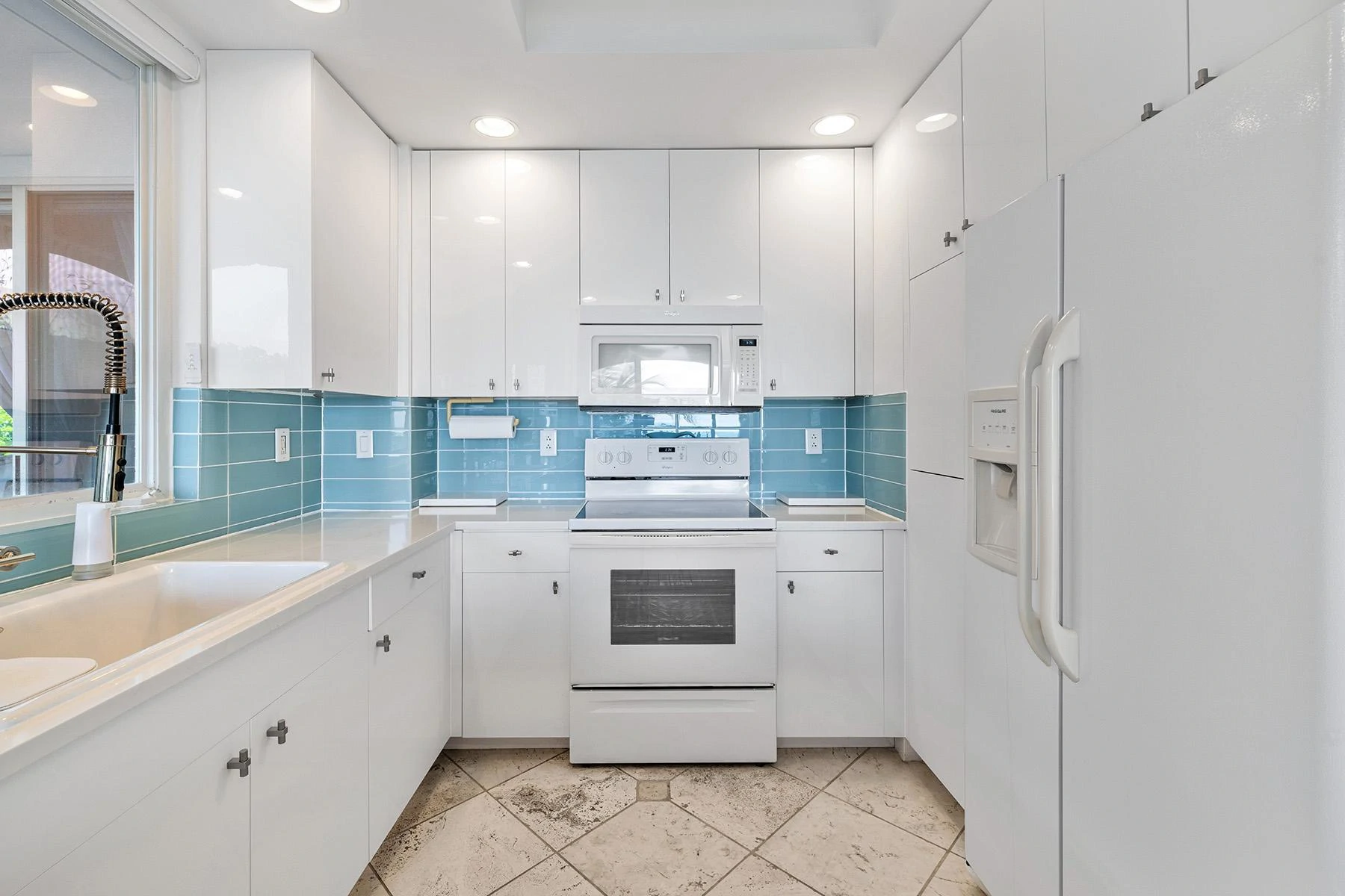 The Mansions 4104 - 2BR Beachfront - Gallery image 11