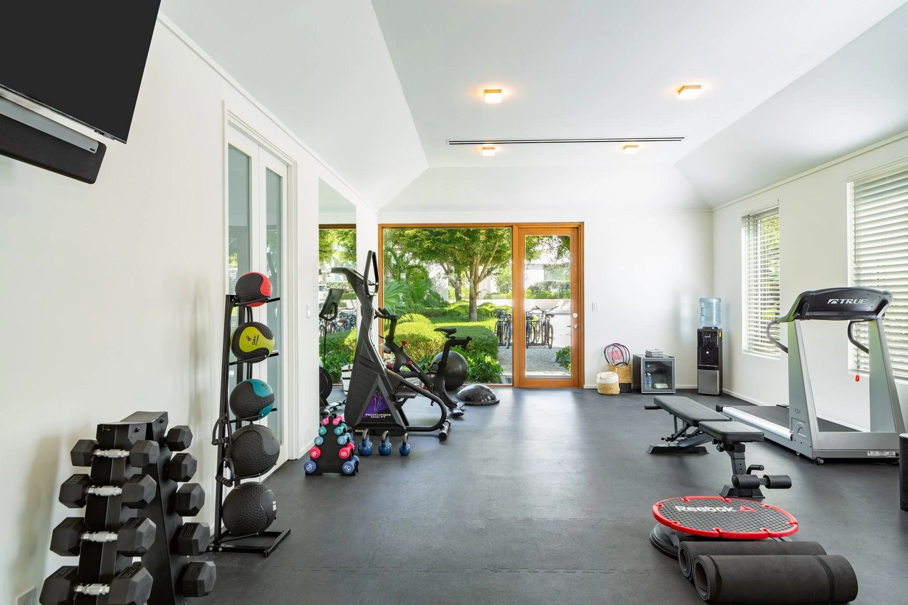 EMERALD PAVILION - Gallery image 55