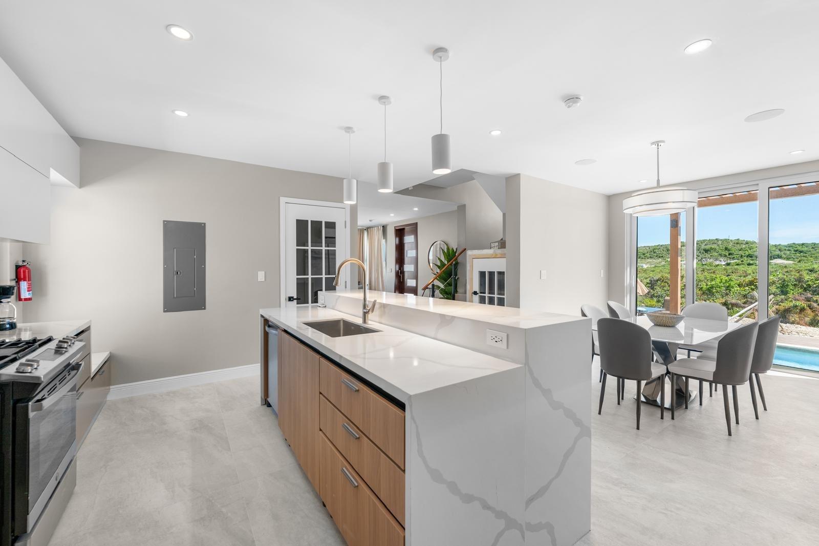 Luz Maria Villa - Gallery image 12