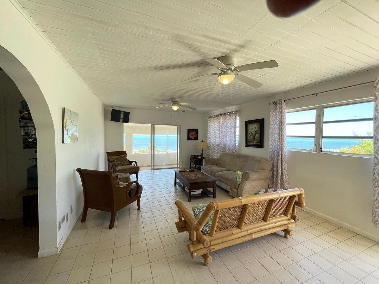 OCEAN VIEW 3 BEDROOM BEAUTY - Gallery image 12