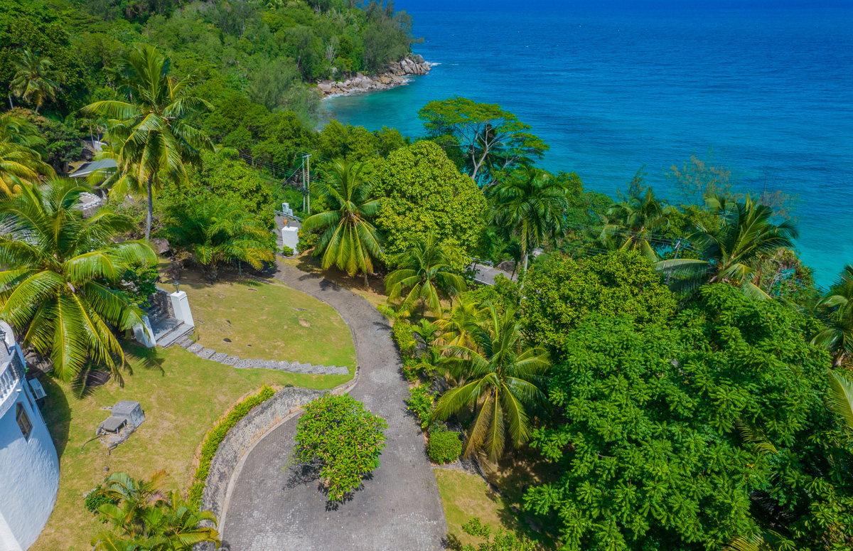 Stately beachfront villa for sale in Mahé, Seychelles - Gallery image 4