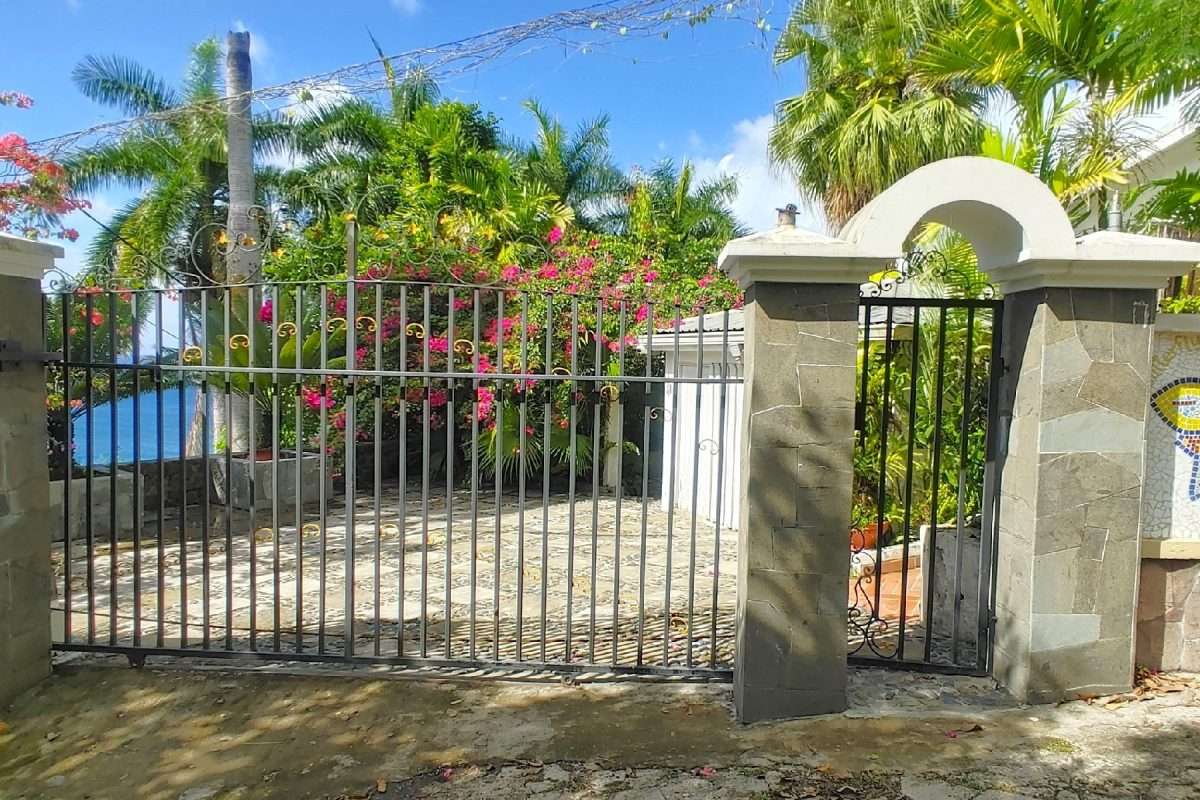 Butterfly House and Beach, La Toc, Castries. - Gallery image 3