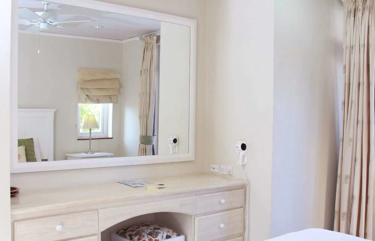 The Pink House, The Harbour, Rodney Bay. - Gallery image 9