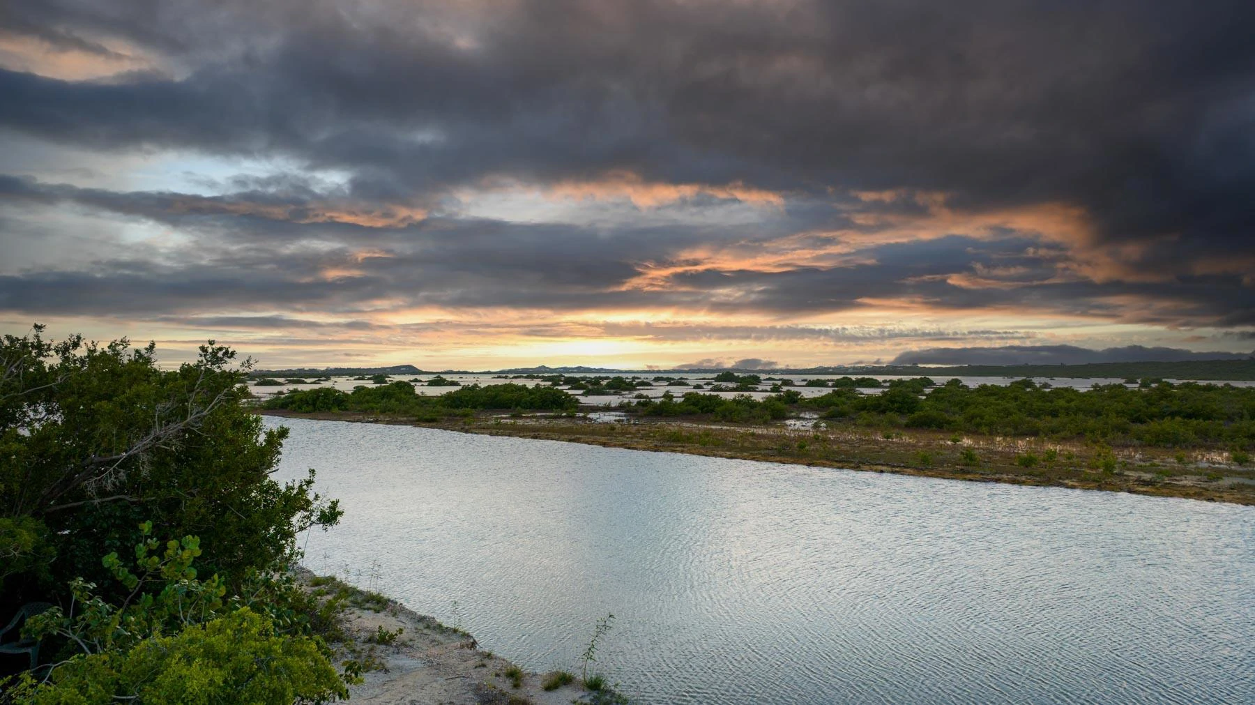 Canalfront Home - Gallery image 27