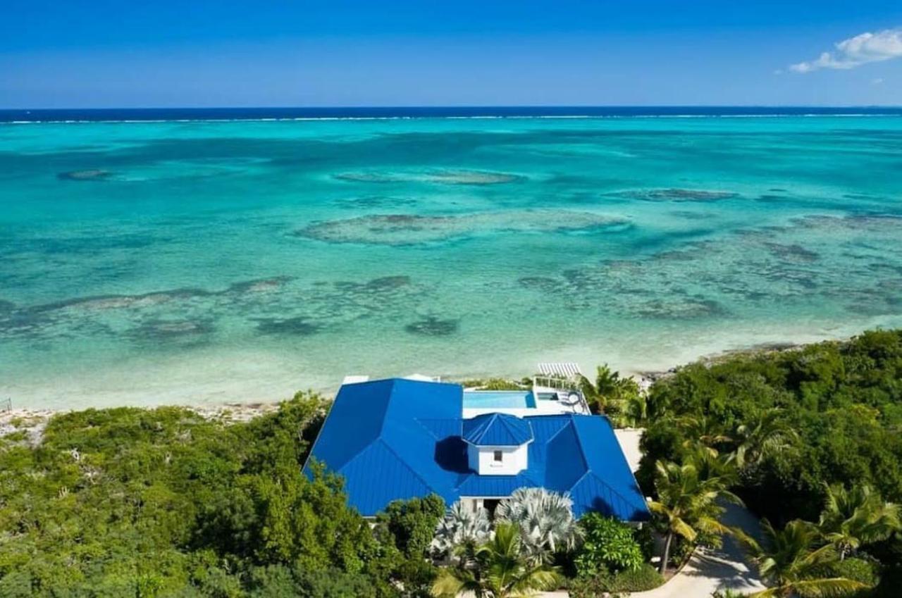Luxury Water Front Blue Mountain Villa - Gallery image 24