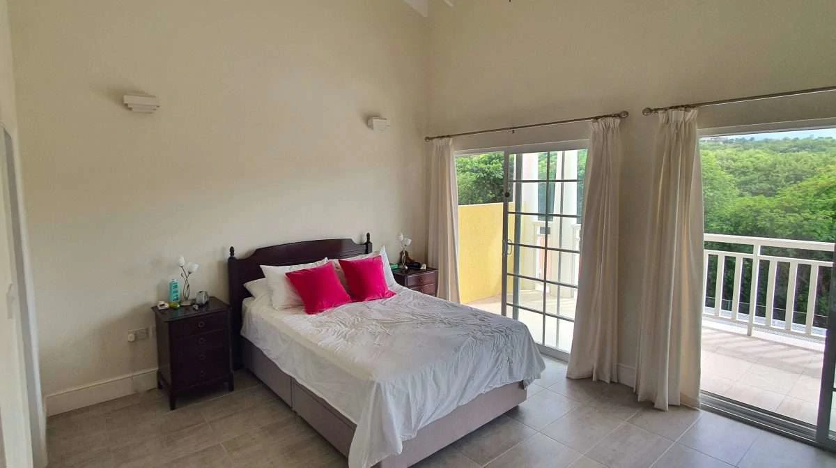 Sunnyside Villa, Cap Estate. - Gallery image 19