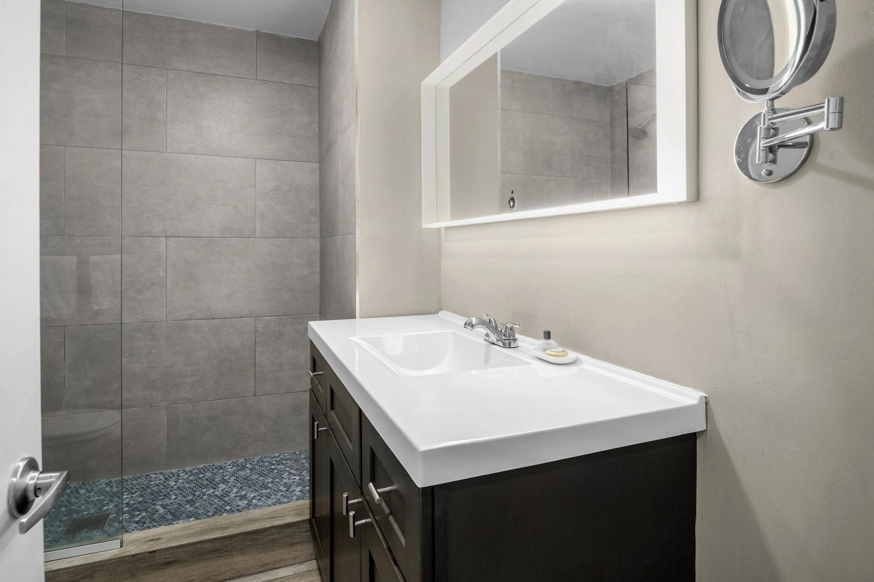 The Tides - Gallery image 11