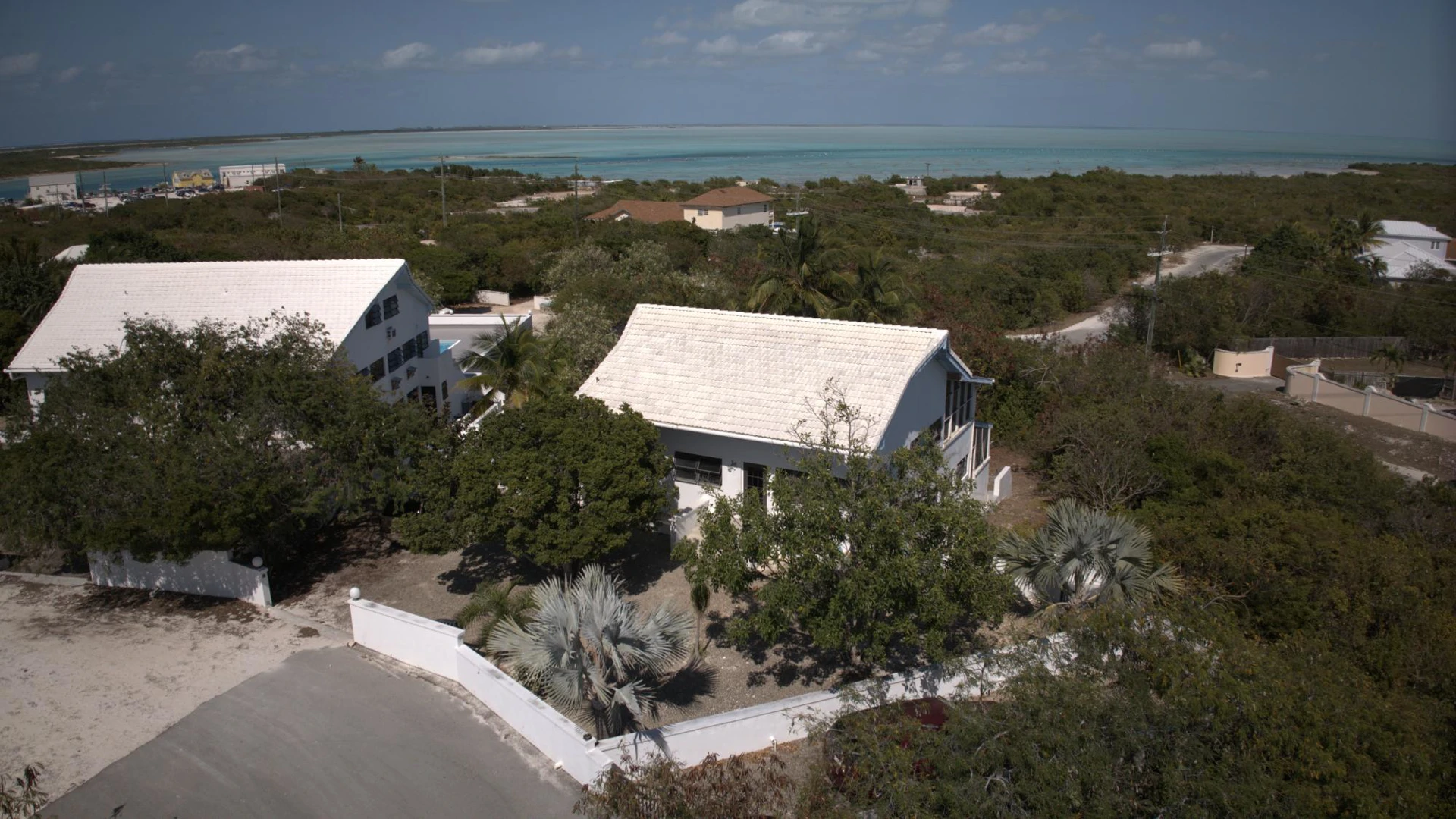 NELSON HILL ROAD 4-BED VILLA - Gallery image 12