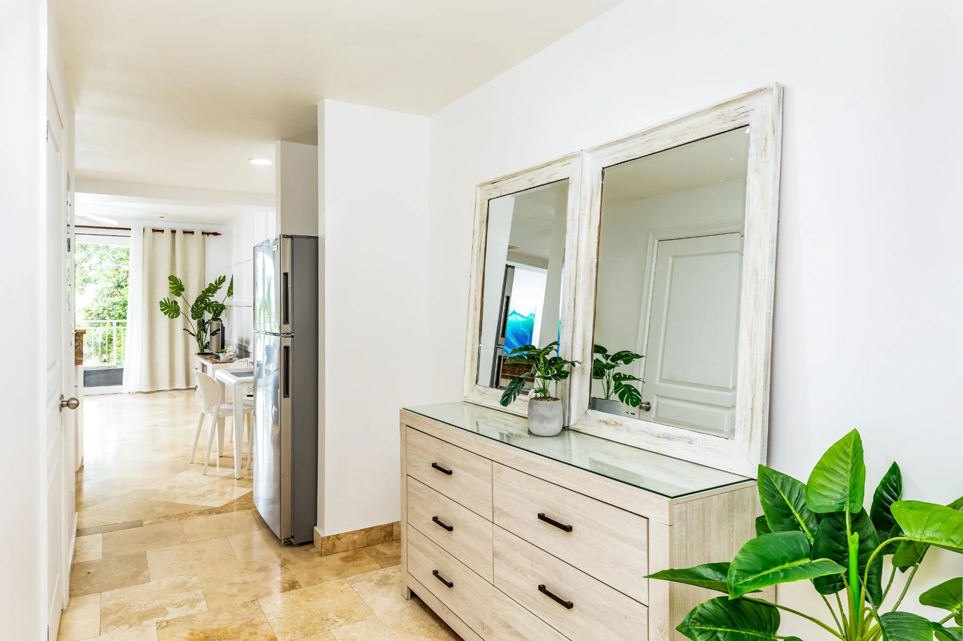 LVA B5-105 One Bedroom Suite - Gallery image 2