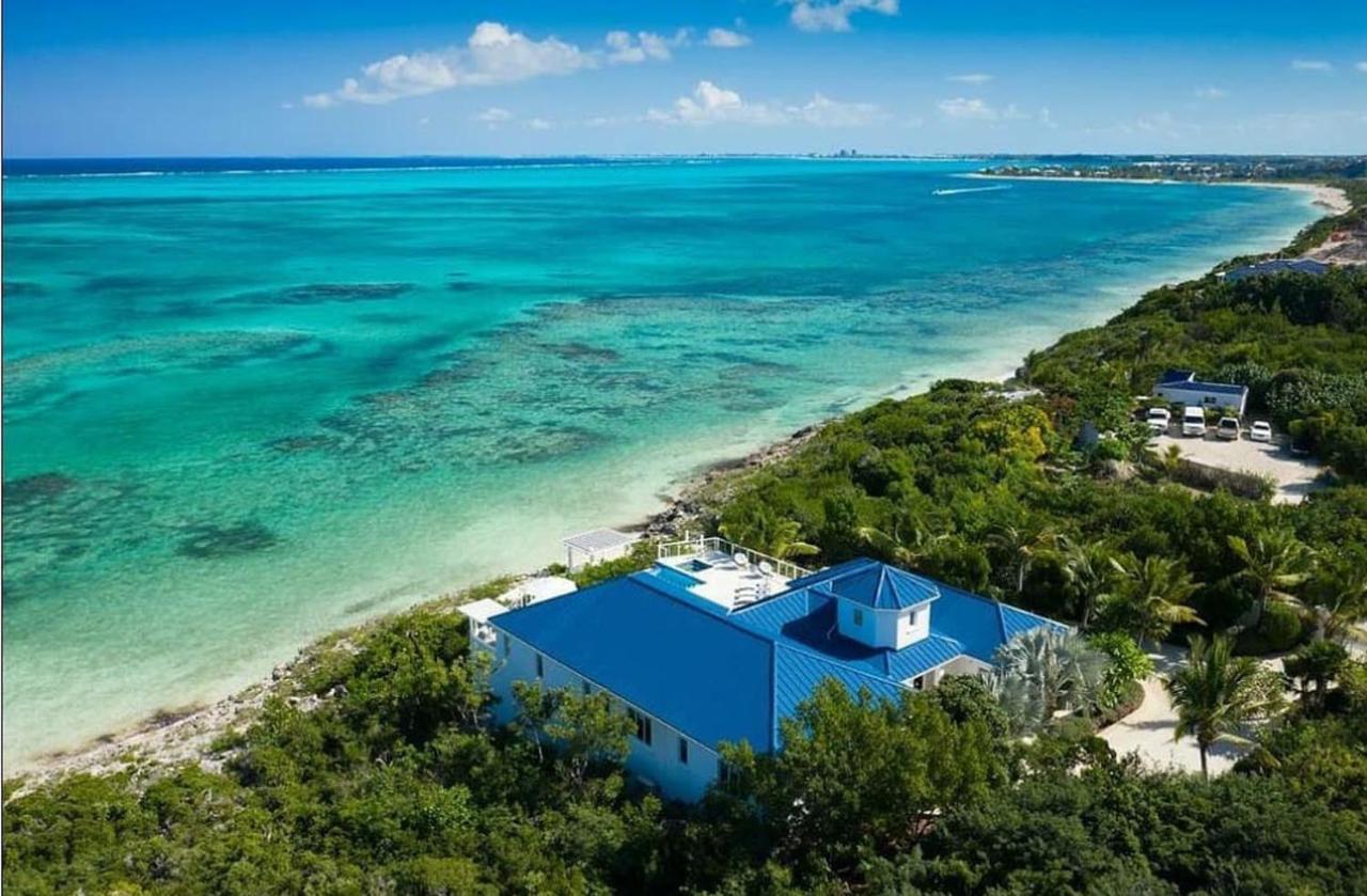 Luxury Water Front Blue Mountain Villa - Gallery image 23