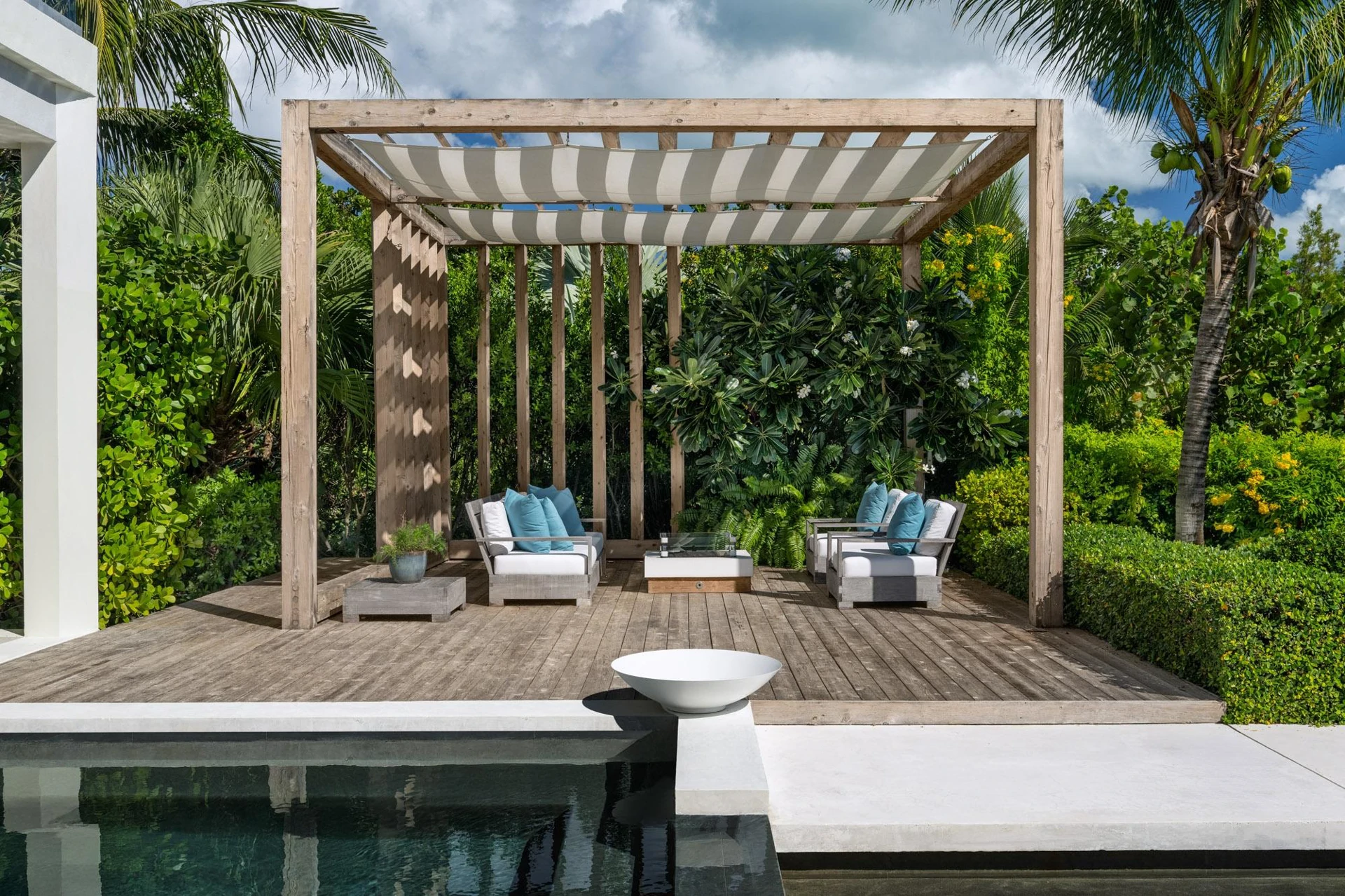 Blue Cay Estate Canal Front - Gallery image 4