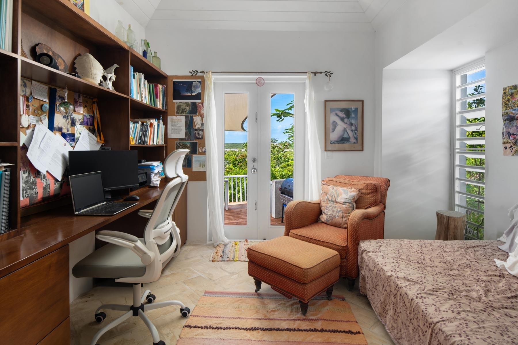 Canalfront Home - Gallery image 12