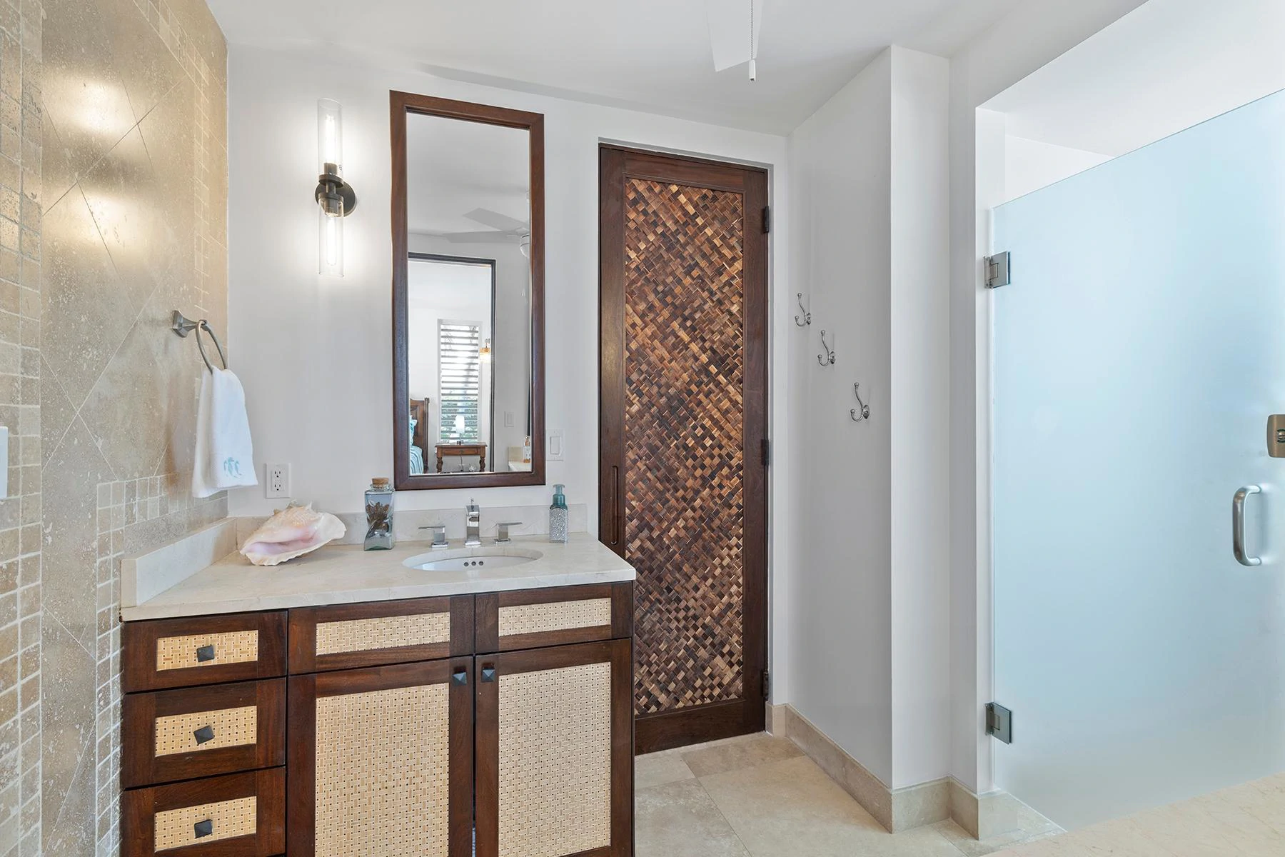 Hogan House - Gallery image 39