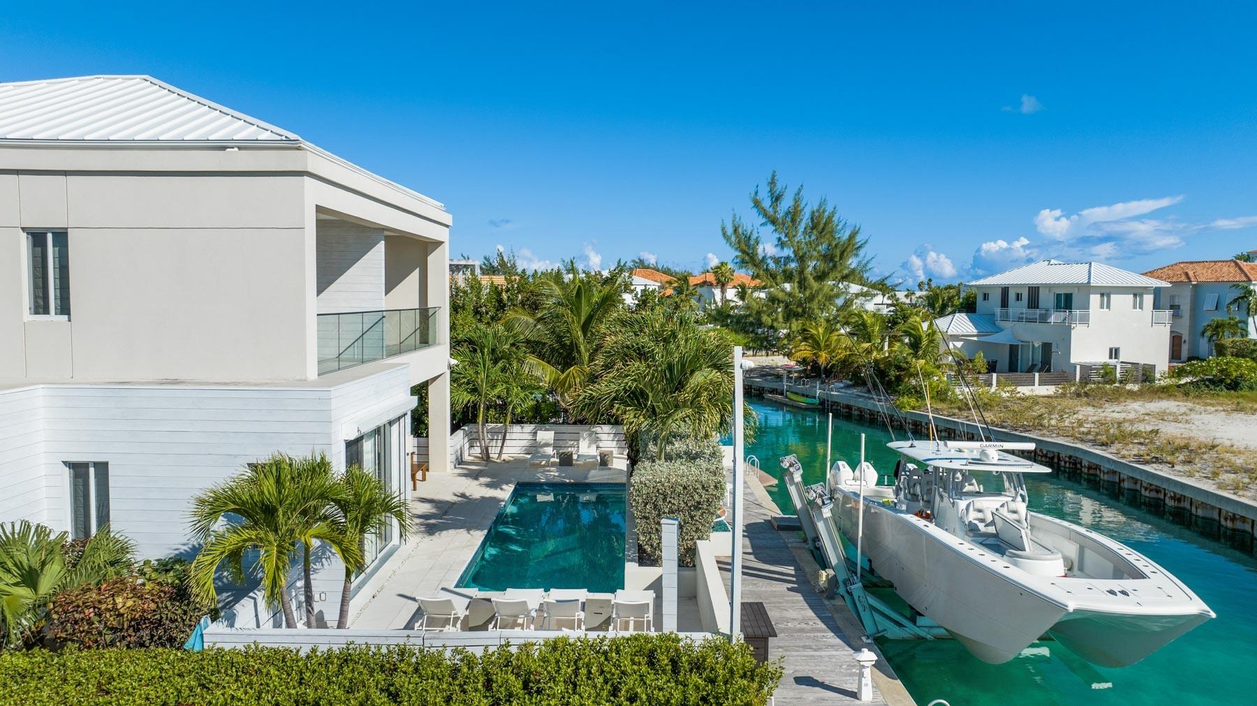 Second Wind Villa - Canal Front - Gallery image 2