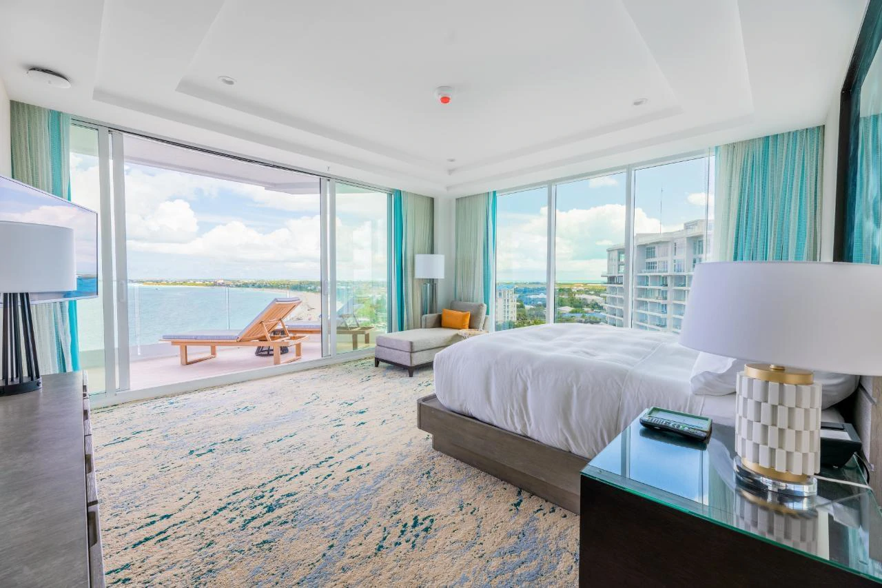 UNIT 1036 RITZ CARLTON 3BR/4BA/DEN/LAUNDRY/GARAGE - Gallery image 12