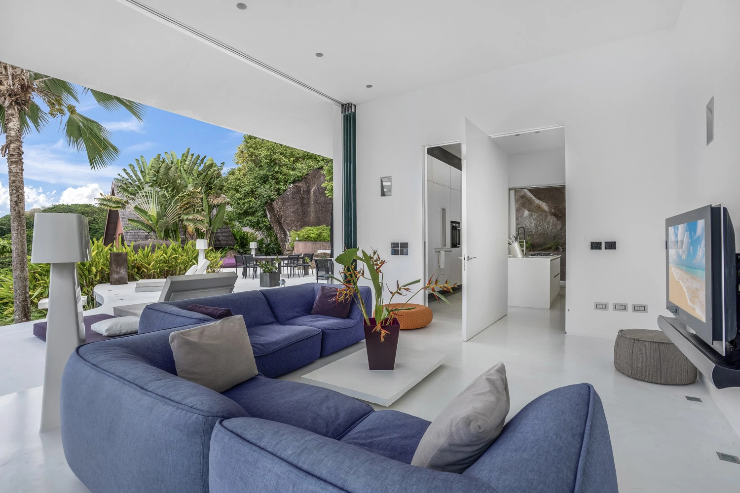 Architectural modernist beachfront villa for sale in Mahé, Seychelles - Gallery image 7