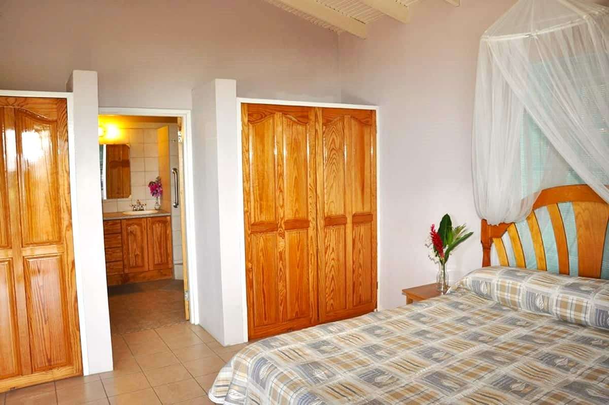 Purple Parrot Villa, Marisule. -Under Offer - Gallery image 8