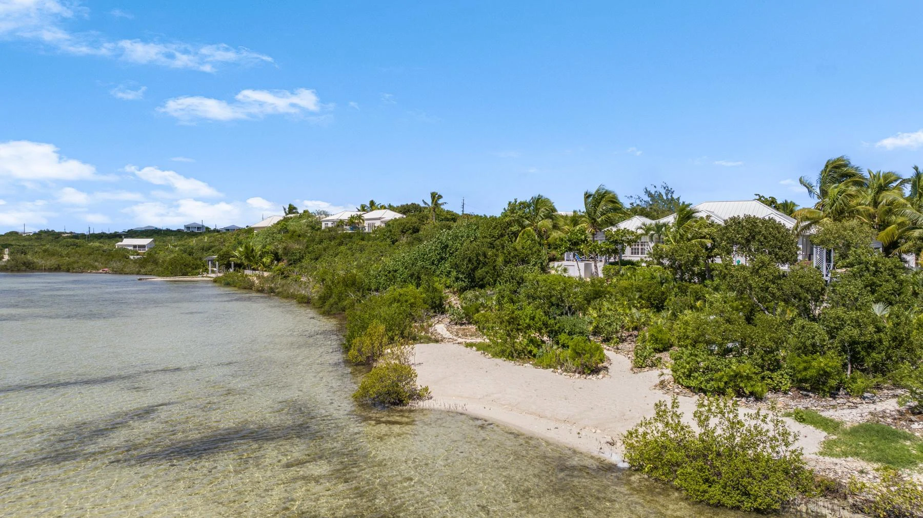 SHUTTERS VILLA - Gallery image 3