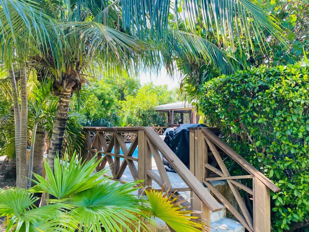 Leeward Home with Guest House - Gallery image 3