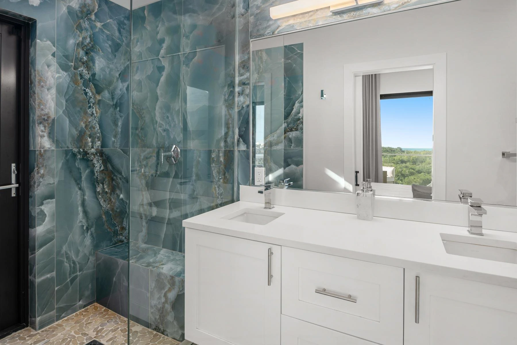 Bubbles Up - Gallery image 6