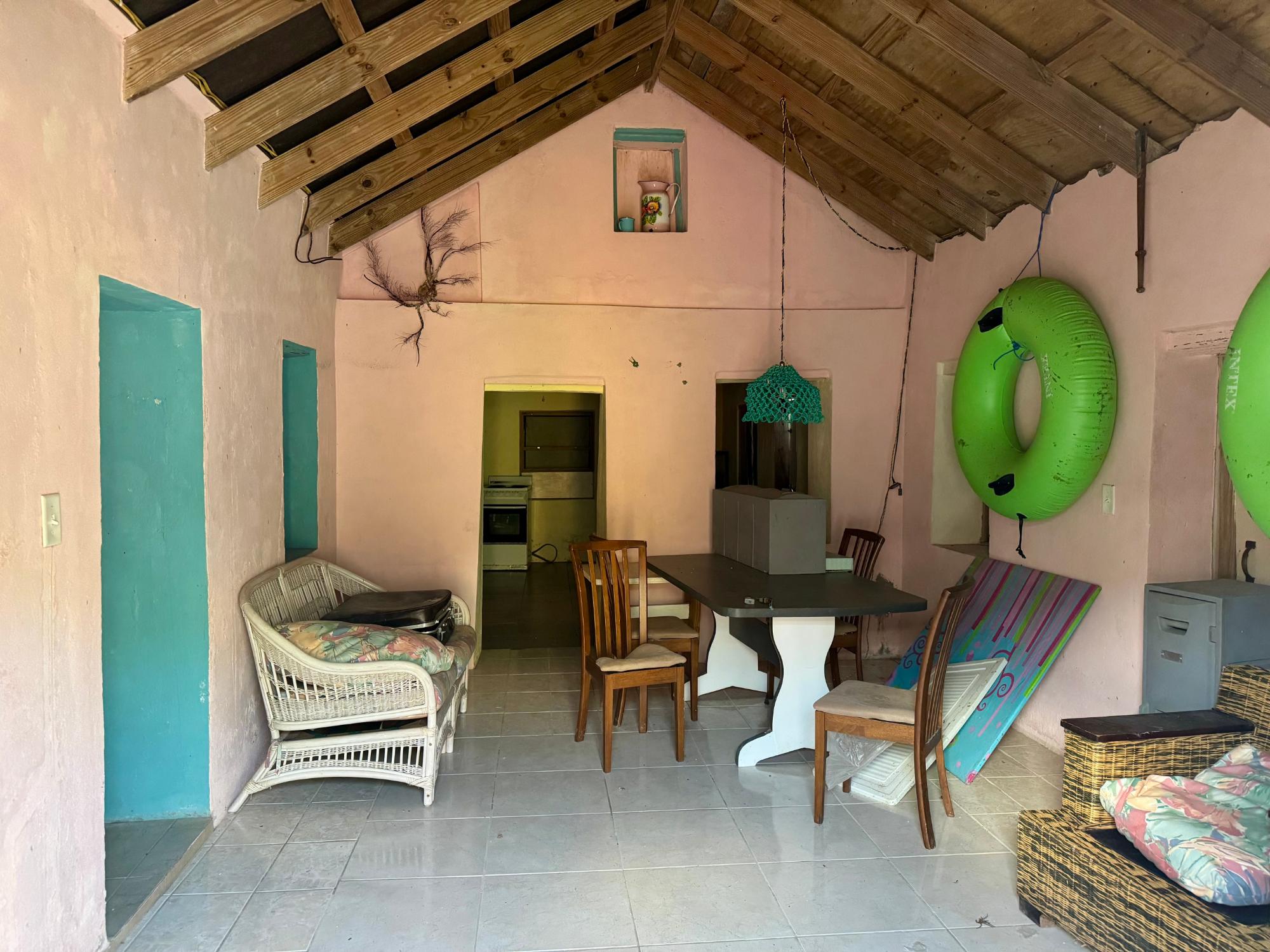 Traditional Bottle Creek House - Gallery image 12