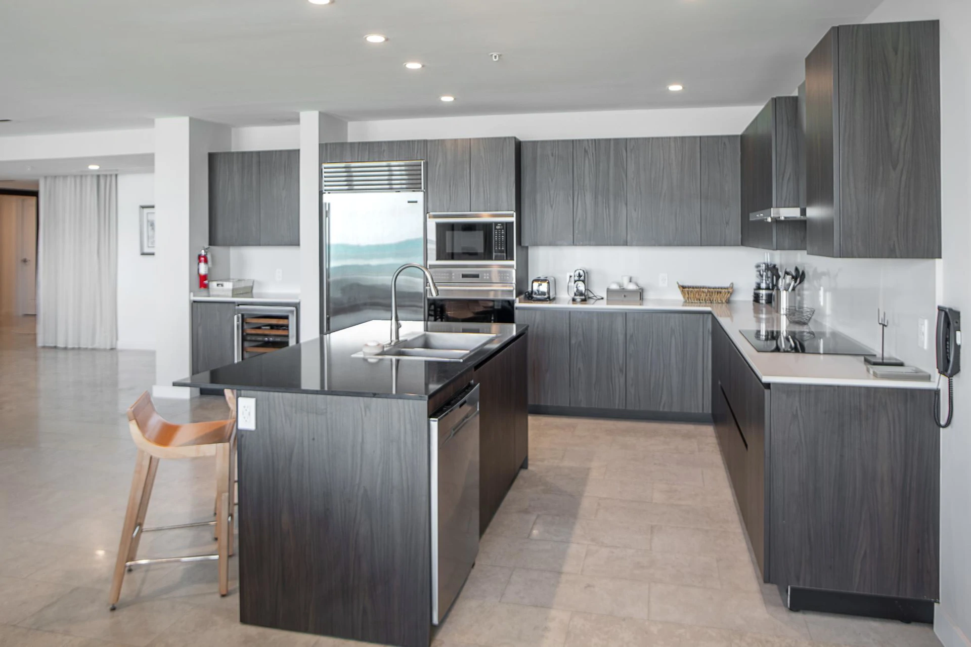 Ritz Carlton Residences 1035A - Gallery image 11