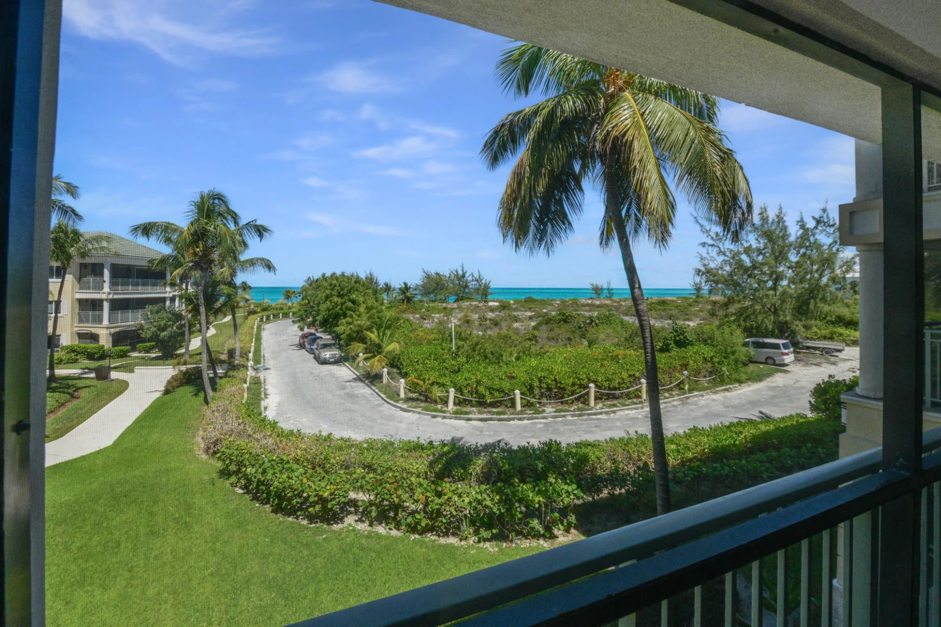 2 BR THE SANDS RESORT AT GRACE BAY BEACH - Gallery image 9