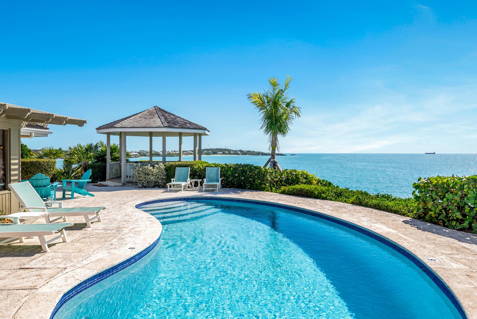 PARADISE POINTE