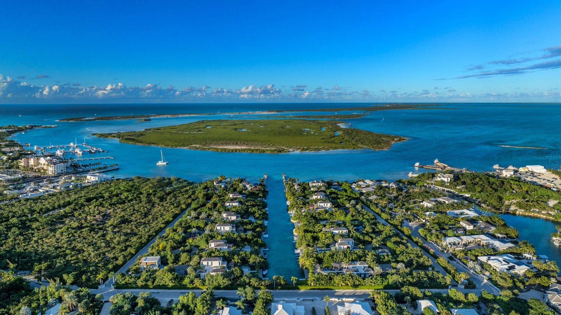 Blue Cay Estate Canal Front - Gallery image 39