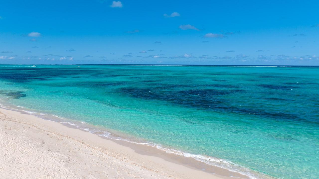 Beachfront Development Land - Gallery image 18
