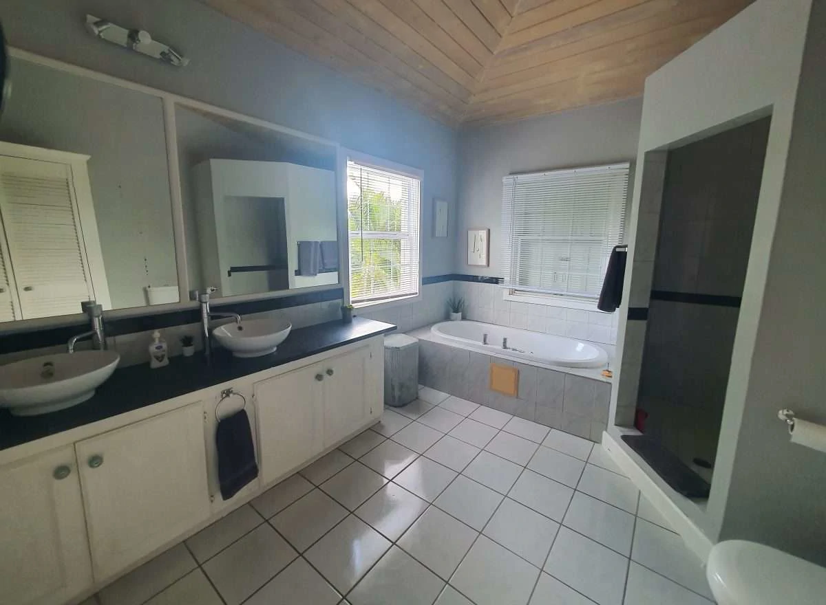 The Eye of Marigot, Marigot Bay - Gallery image 35