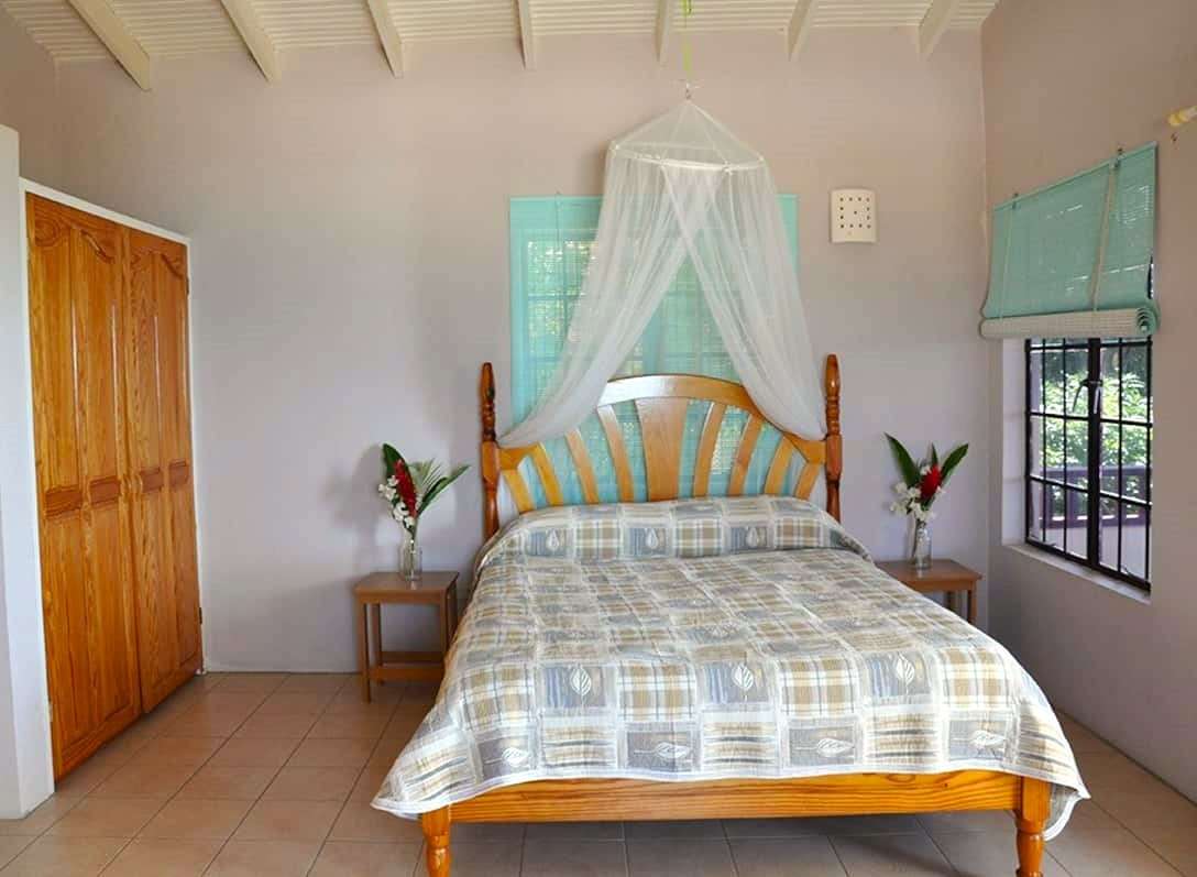 Purple Parrot Villa, Marisule. -Under Offer - Gallery image 9